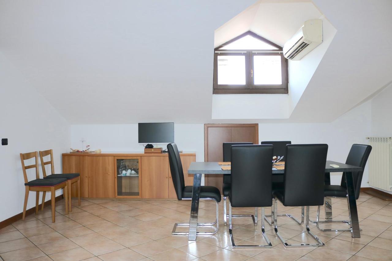Lovely Apartment Near Canal - Via Foscolo Corsico Bagian luar foto